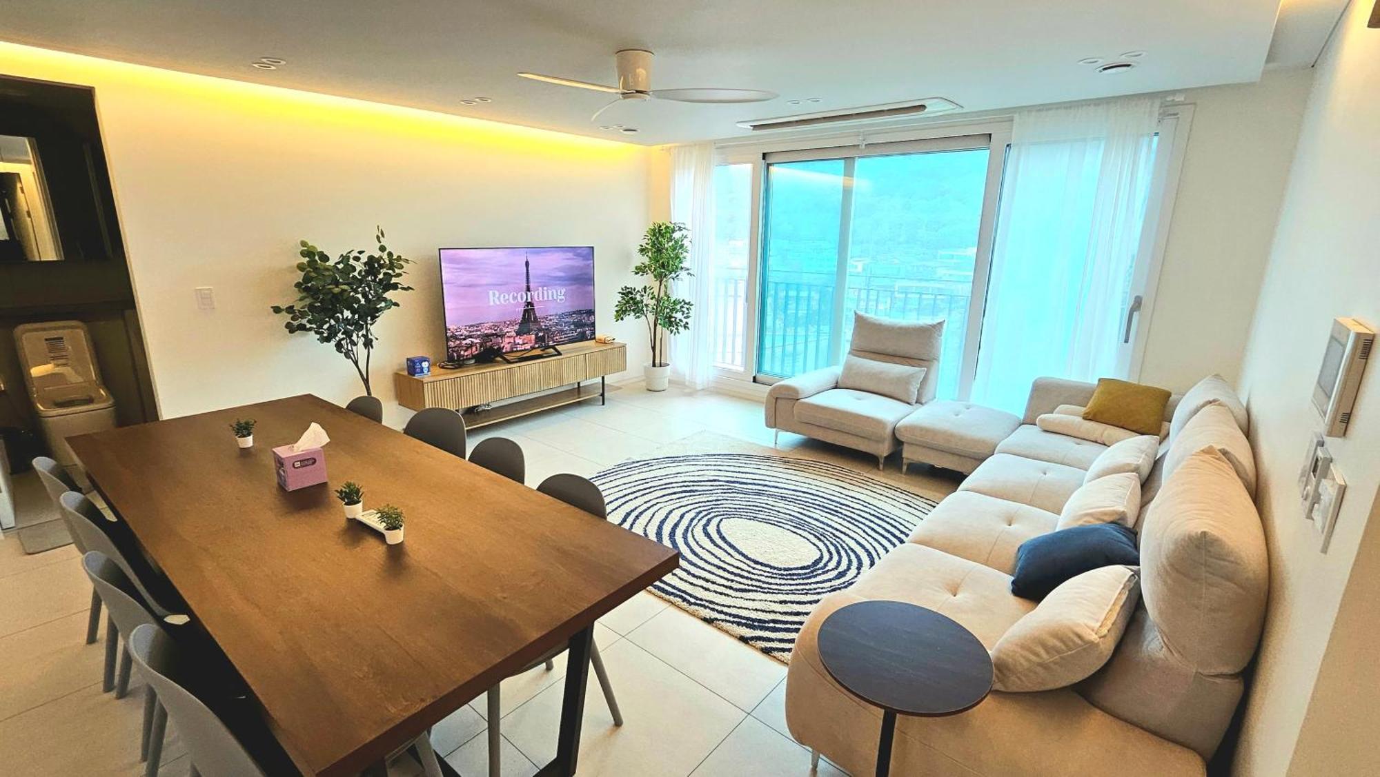 Itaewon Hills House *